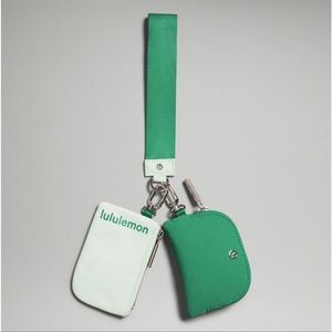 LULULEMON DUAL POUCH WRISTLET
